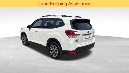 Crystal White Pearl 2022 Subaru Forester Premium