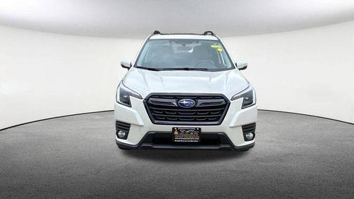 Crystal White Pearl 2023 Subaru Forester Limited