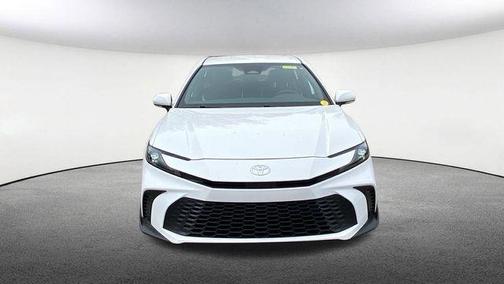 Wind Chill Pearl 2025 Toyota Camry SE