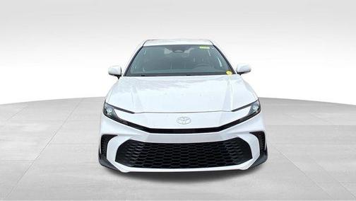 Wind Chill Pearl 2025 Toyota Camry SE