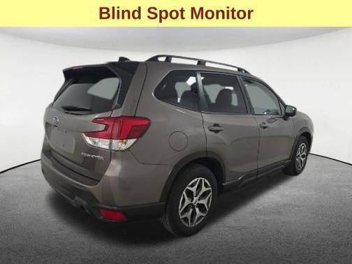 Brilliant Bronze Metallic 2024 Subaru Forester Premium