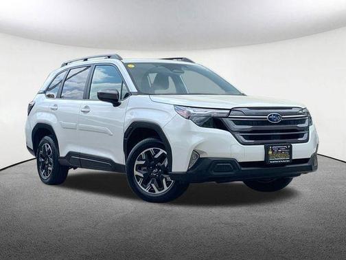 Crystal White Pearl 2025 Subaru Forester Premium