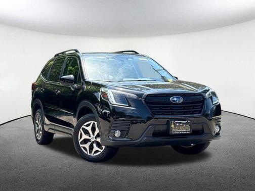 Crystal Black Silica 2023 Subaru Forester Premium