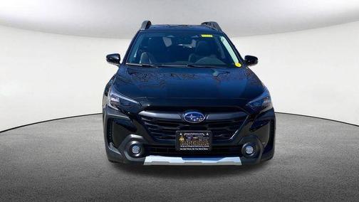 Crystal Black Silica 2025 Subaru Outback Limited