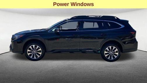 Crystal Black Silica 2025 Subaru Outback Limited