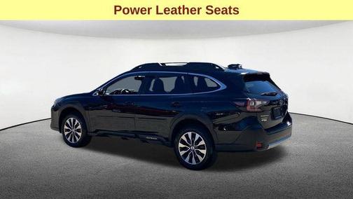 Crystal Black Silica 2025 Subaru Outback Limited