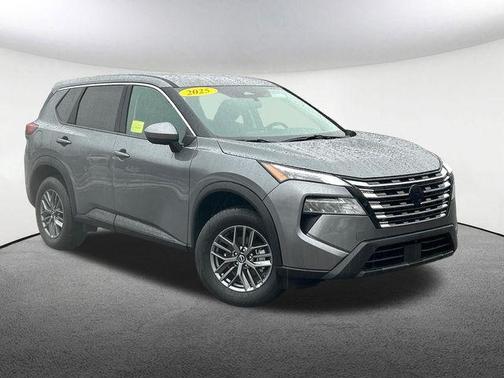 Gun Metallic 2026 Nissan Rogue SV