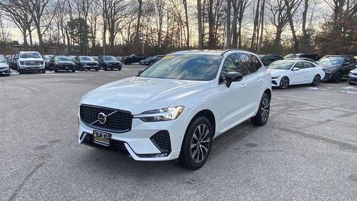 2025 Volvo XC60 B5 Plus