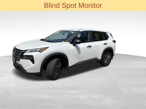 Everest White P 2024 Nissan Rogue S