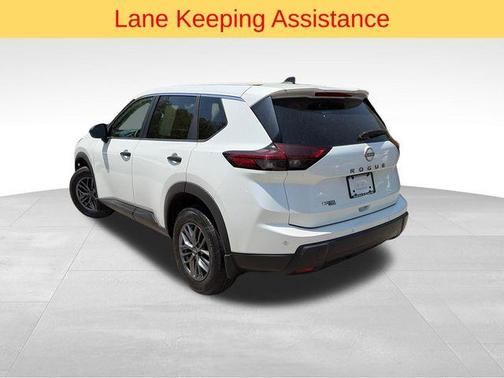 Everest White P 2024 Nissan Rogue S