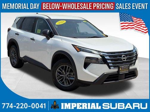 Everest White P 2024 Nissan Rogue S