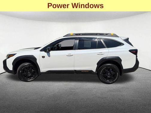 Crystal White Pearl 2024 Subaru Outback Wilderness