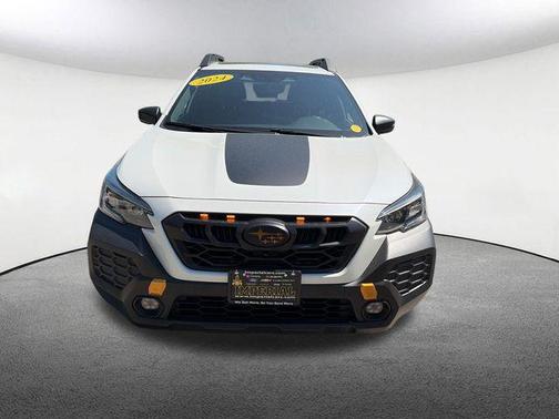 Crystal White Pearl 2024 Subaru Outback Wilderness
