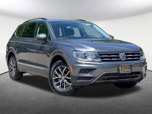 Platinum Gray Metallic 2020 Volkswagen Tiguan 2.0T SE