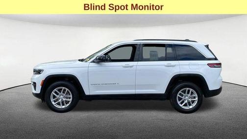 Bright White Clearcoat 2024 Jeep Grand Cherokee Laredo