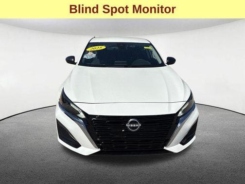 Glacier White 2025 Nissan Altima SV