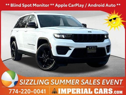 Bright White Clearcoat 2023 Jeep Grand Cherokee Altitude