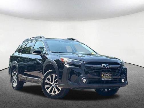 Crystal Black Silica 2024 Subaru Outback Premium