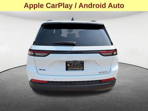 Bright White Clearcoat 2024 Jeep Grand Cherokee Laredo