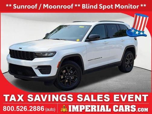 Bright White Clearcoat 2024 Jeep Grand Cherokee Laredo