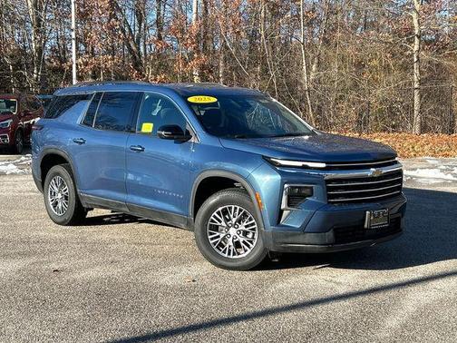 2025 Chevrolet Traverse LT