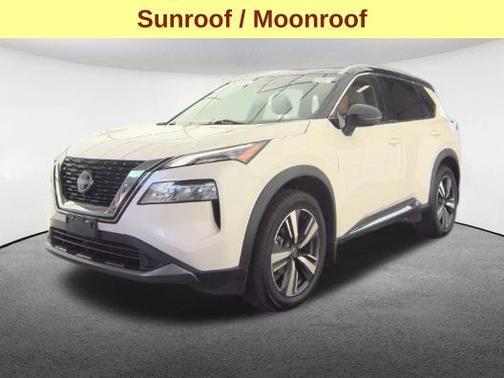 2 Tone White / Black Roof 2023 Nissan Rogue SL