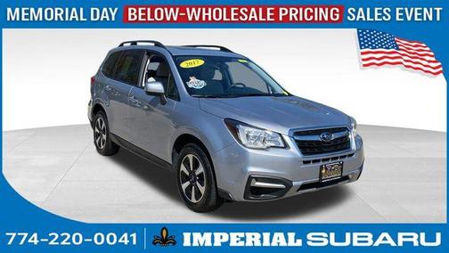 Ice Silver Metallic 2017 Subaru Forester 2.5i Premium