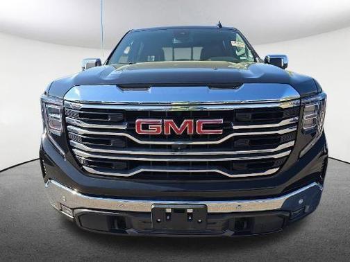 Onyx Black 2022 GMC Sierra 1500 SLT