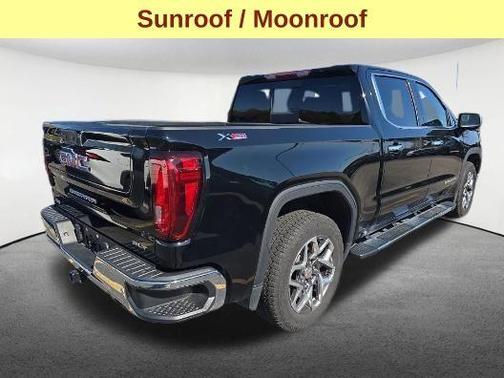 Onyx Black 2022 GMC Sierra 1500 SLT