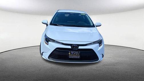 Ice 2025 Toyota Corolla LE