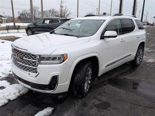 2023 GMC Acadia Denali