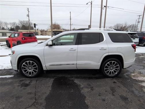 2023 GMC Acadia Denali