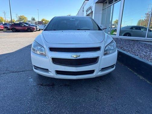 White Diamond Clearcoat 2011 Chevrolet Malibu LT