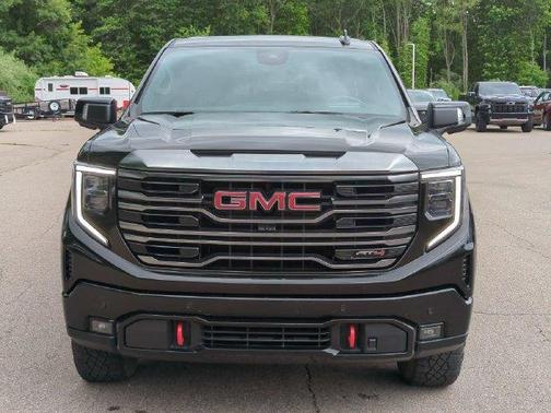 Onyx Black 2022 GMC Sierra 1500 AT4