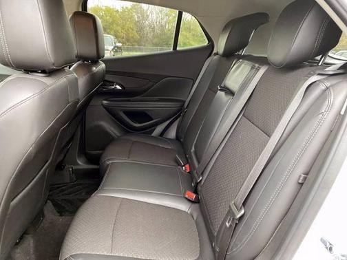 Photo 4 of 35 of 2019 Buick Encore Preferred