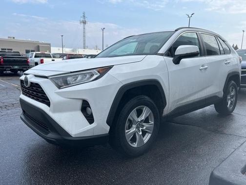 2020 Toyota RAV4 XLE