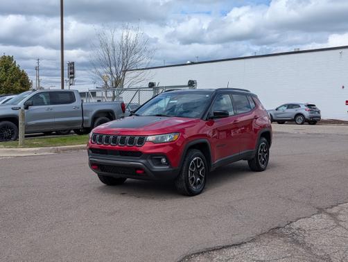 Red Hot Pearlcoat 2025 Jeep Compass Trailhawk 4x4