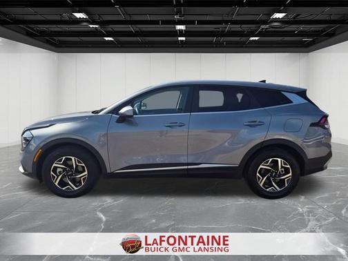 Everlasting Silver 2025 Kia Sportage LX