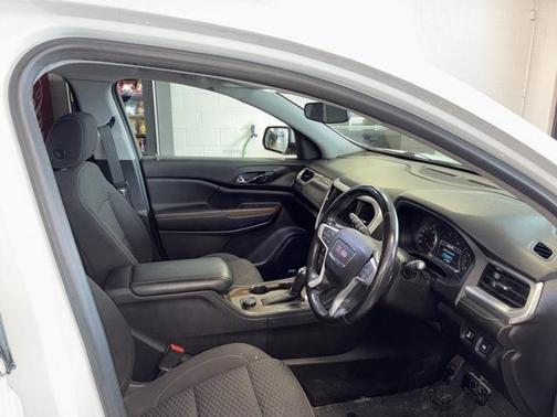 2018 GMC Acadia SLE-2