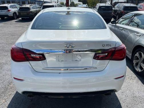 2017 INFINITI Q70L 3.7