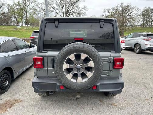 Gray 2019 Jeep Wrangler Unlimited Sahara