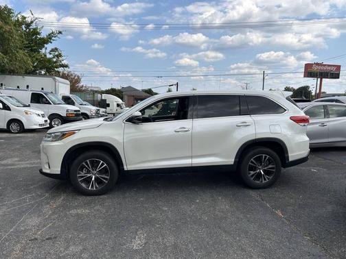2019 Toyota Highlander LE