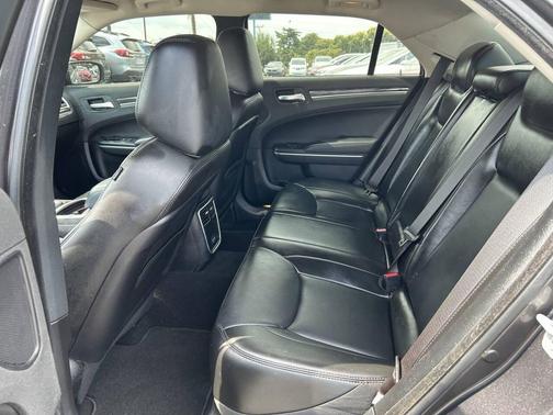 2022 Chrysler 300 Touring