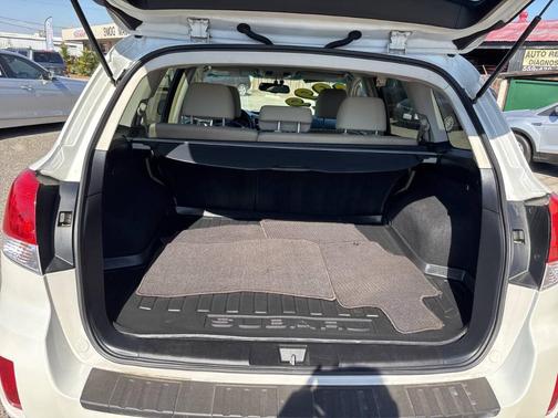 2012 Subaru Outback 2.5i Premium