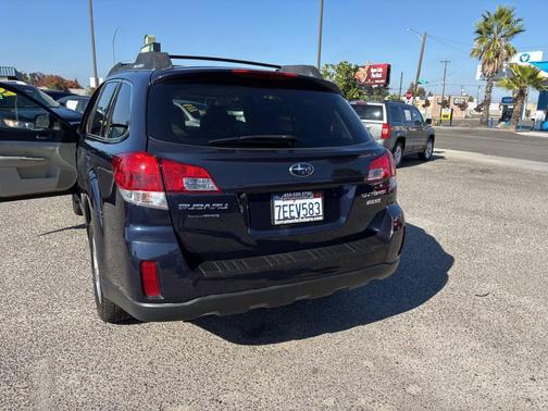 2012 Subaru Outback 2.5i Premium