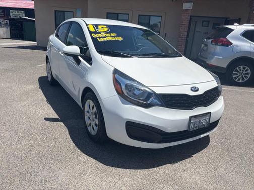 White 2015 Kia Rio LX
