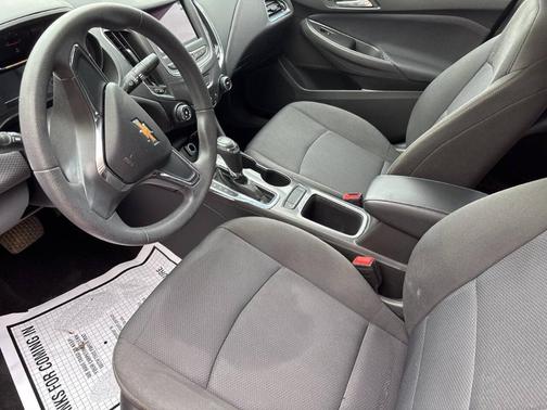 2019 Chevrolet Cruze LS