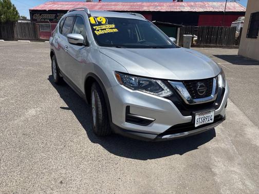 Silver 2019 Nissan Rogue SV