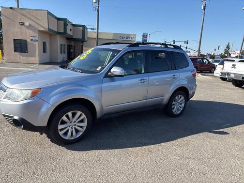 Ice Silver Metallic 2013 Subaru Forester 2.5X Premium