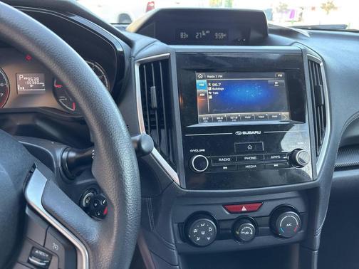 2017 Subaru Impreza 2.0i
